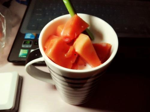 喝牛奶吃瓜好吗