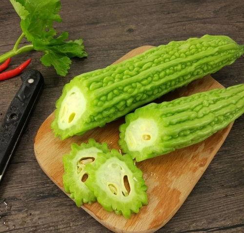 关灯前吃瓜